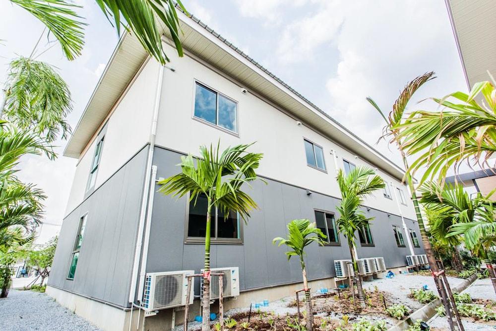 Morino Hotel Si Racha Exterior photo