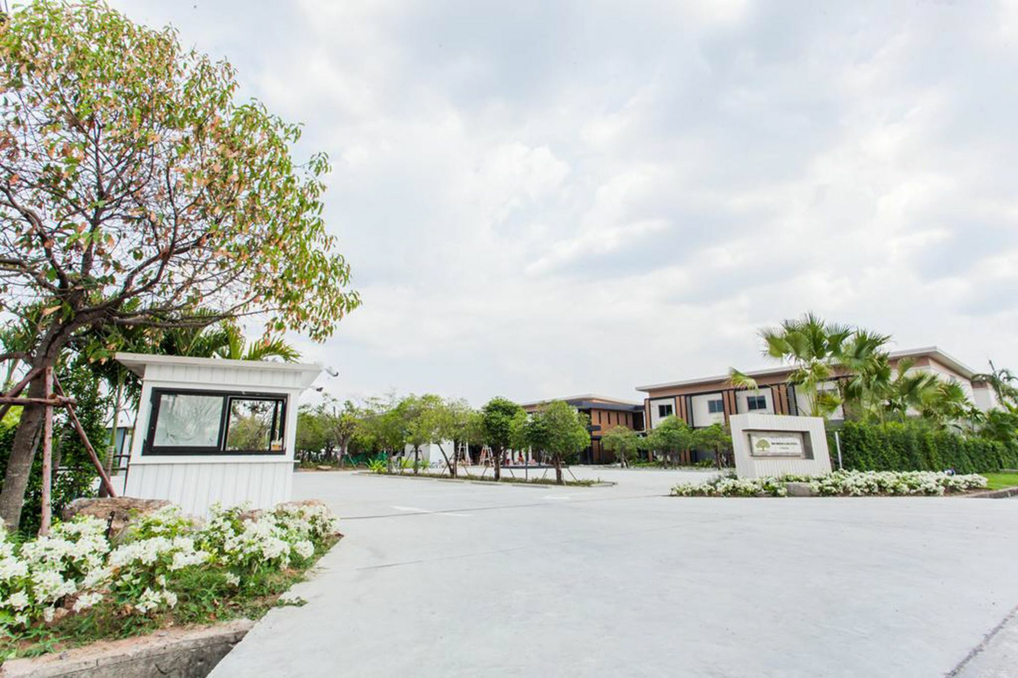 Morino Hotel Si Racha Exterior photo